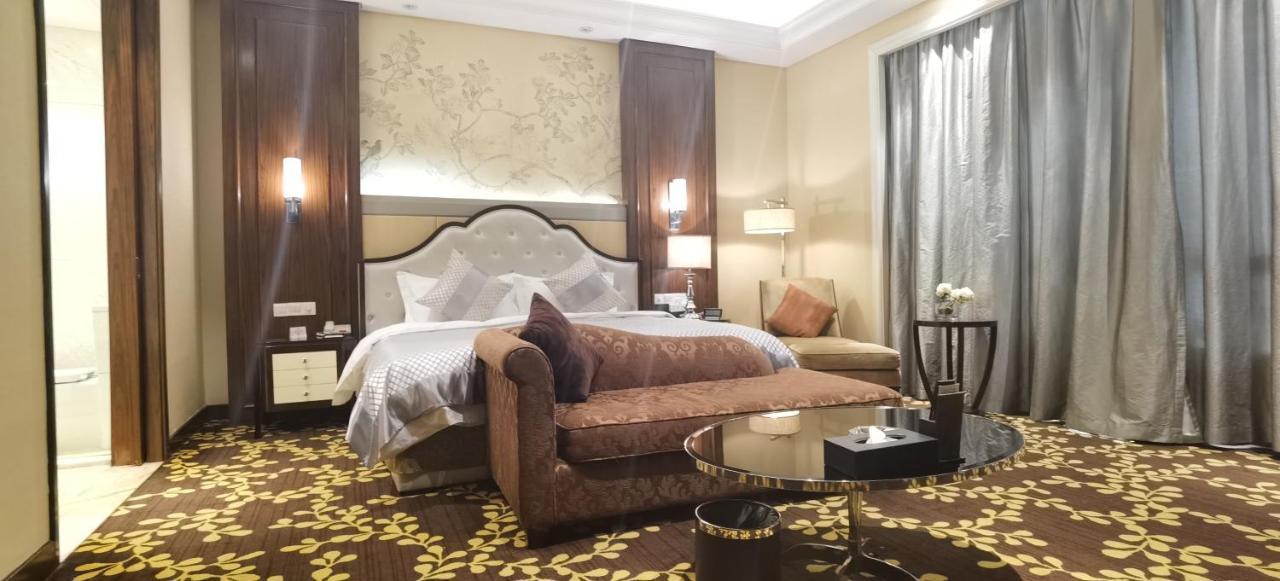 Ondine International Hotel Zhenjiang  Exterior photo